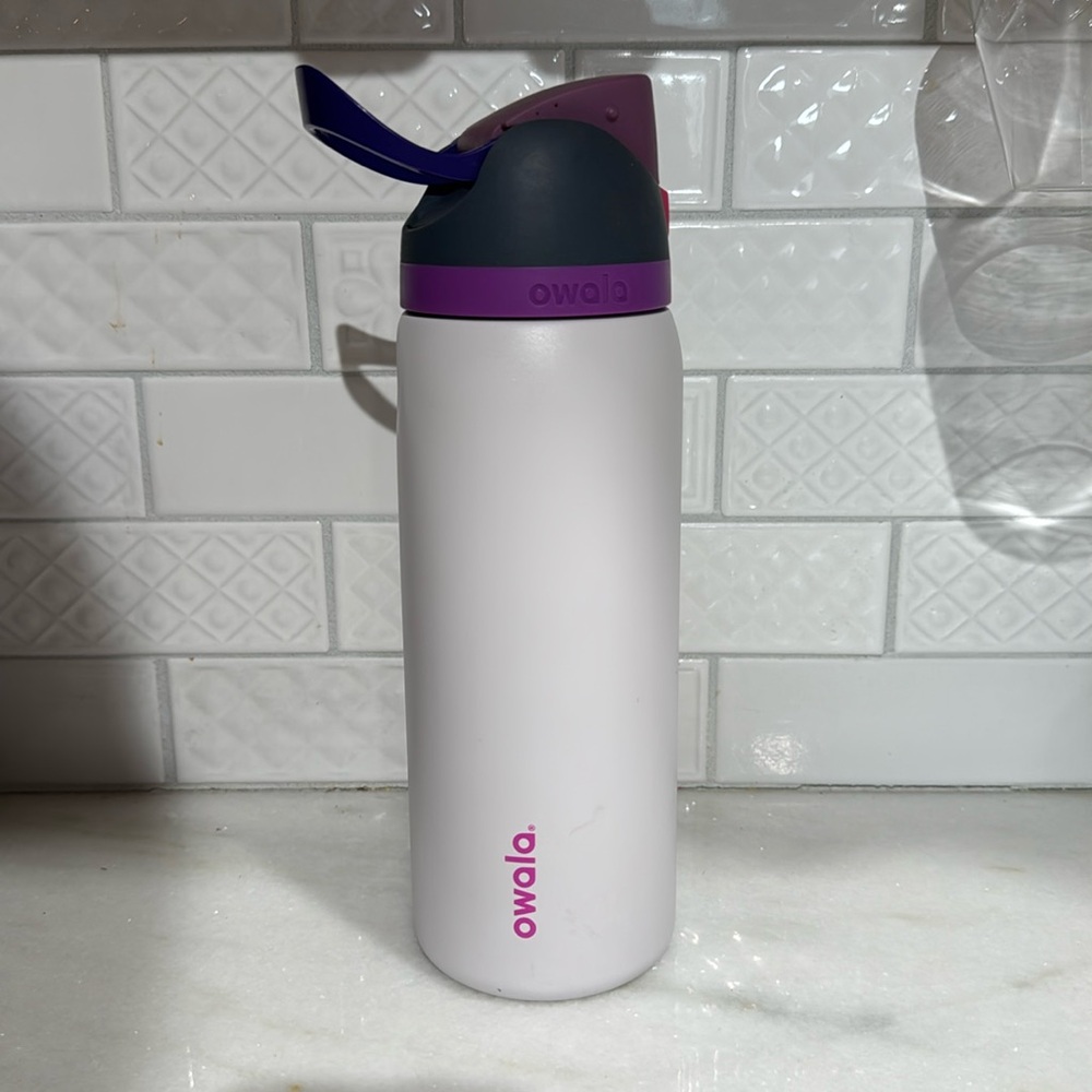 Owala Free Sip